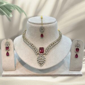 VICTORIAN NECKLACE SET
