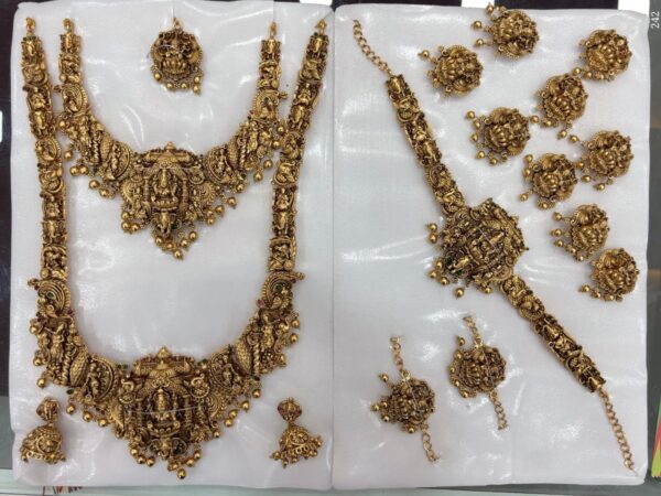BRIDAL SETS