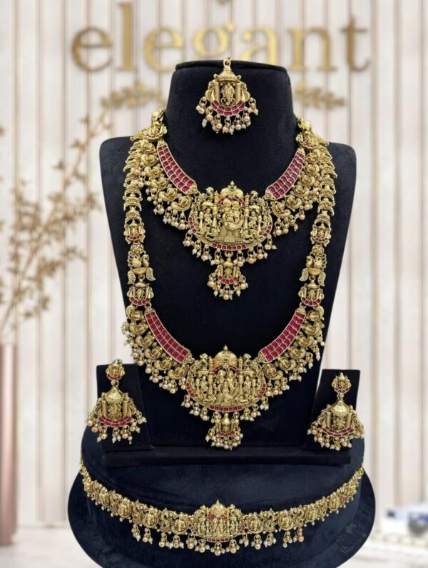 ANTIQUE TEMPLE JEWELLERY SET
