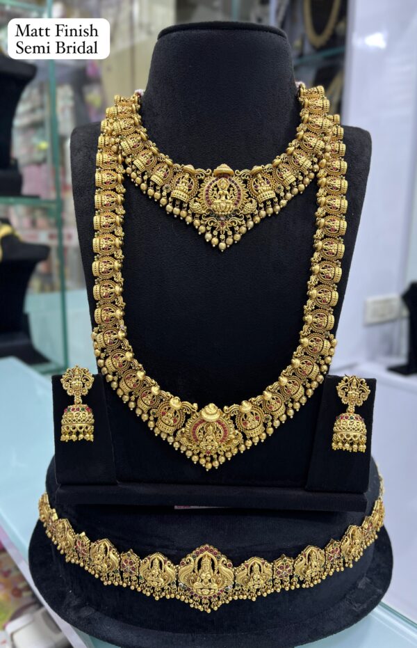 ANTIQUE BRIDAL SET