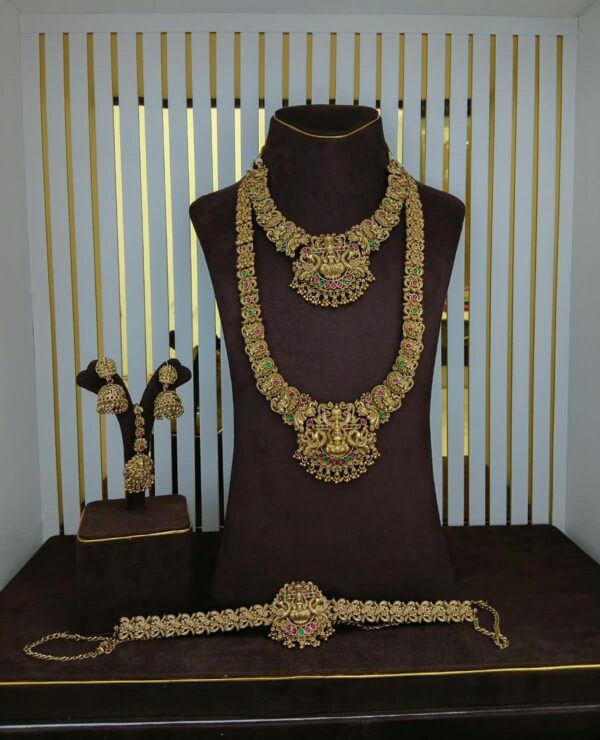 ANTIQUE BRIDAL SET