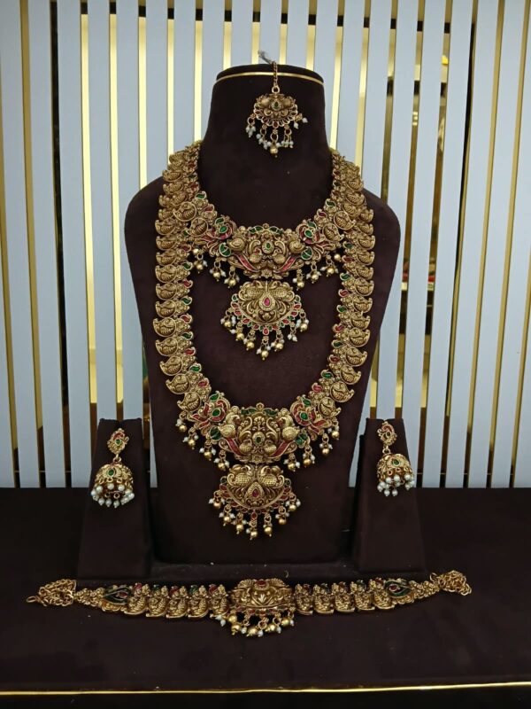 NON IDOL SEMI BRIDAL SET