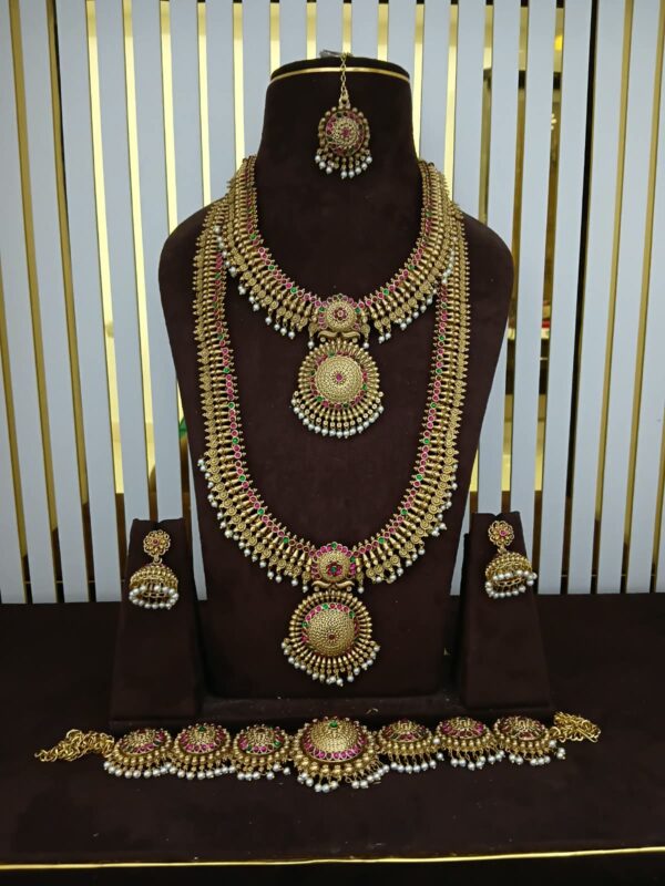 NON IDOL SEMI BRIDAL SET